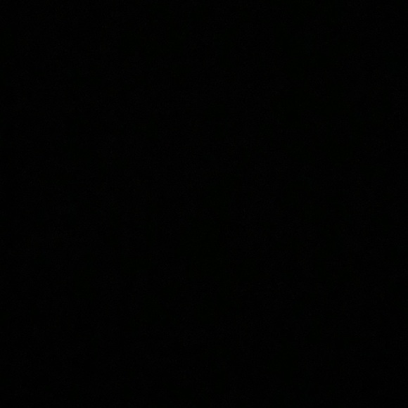 Meet your Posher, Claudia - Picture 1 of 1